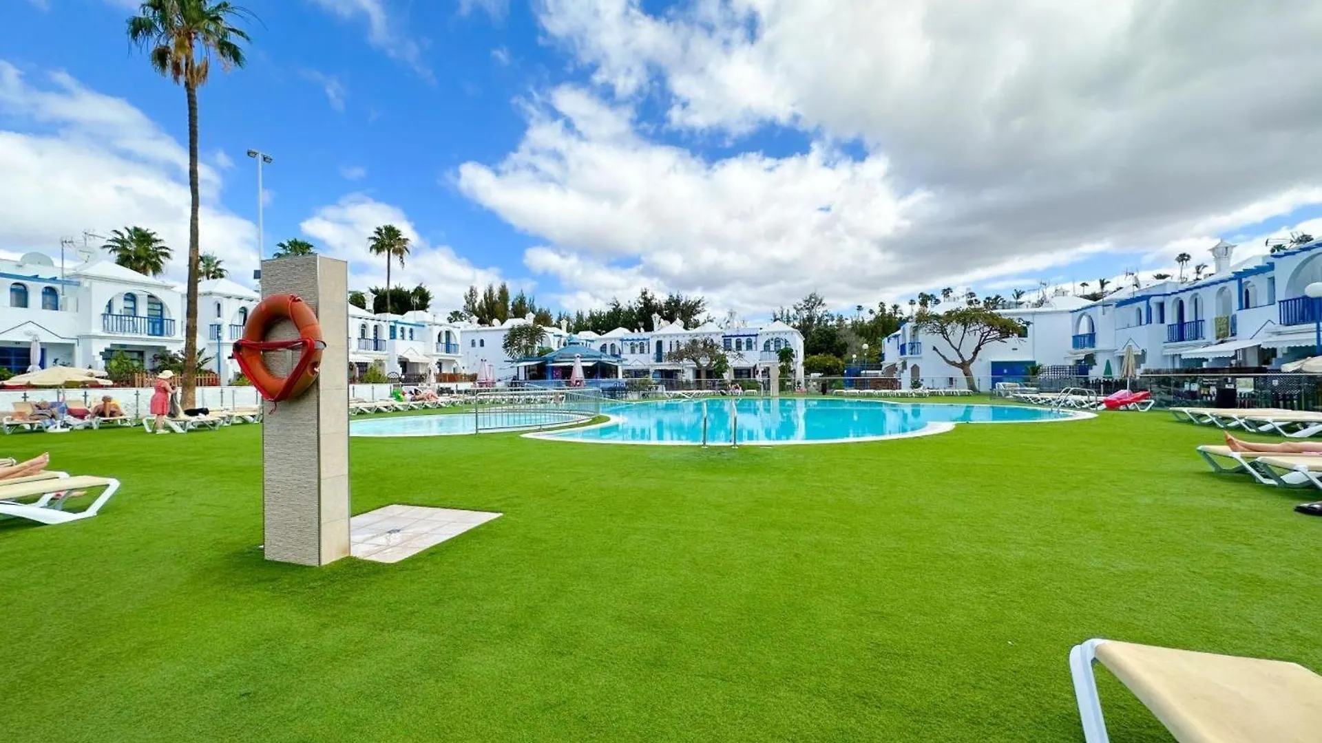 Playmar Pool By Wave Properties 마스팔로마스 아파트